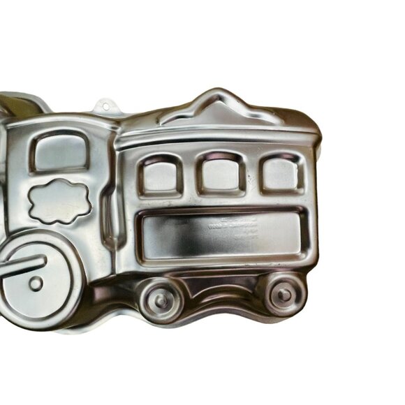 Wilton Enterprises Cake Pan‎ Little Train - Picture 6 of 7
